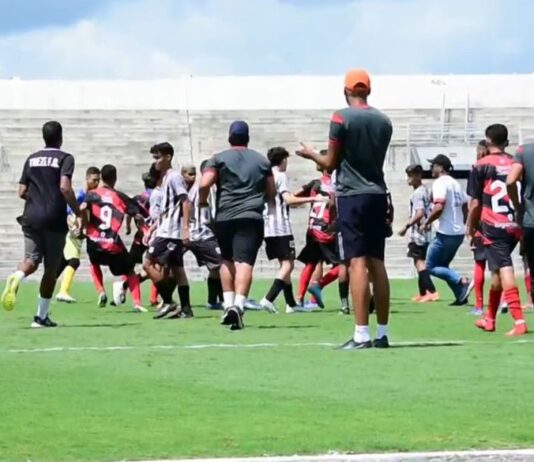 LAMENTÁVEL: Jogo entre Campinense e Treze pelo sub-15 termina em briga generalizada, em Campina Grande
