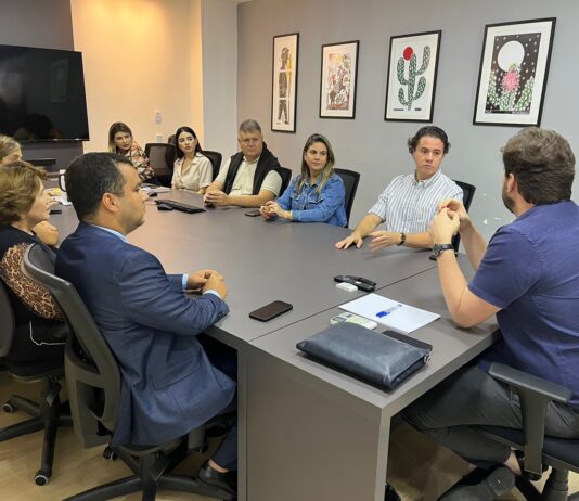 Veneziano, Nilda e Bruno recebem Secretário do Ministério da Justiça e anunciam Casa da Mulher Brasileira em Campina Grande