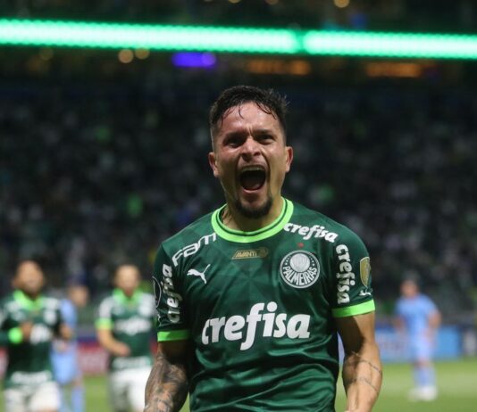 Libertadores: Palmeiras fecha fase de grupos com melhor campanha geral. Com dois de Artur (foto), Verdão goleia Bolívar por 4 a 0