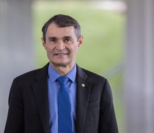 Presidente da Comissão do Turismo, Romero Rodrigues, comemora manutenção do Perse