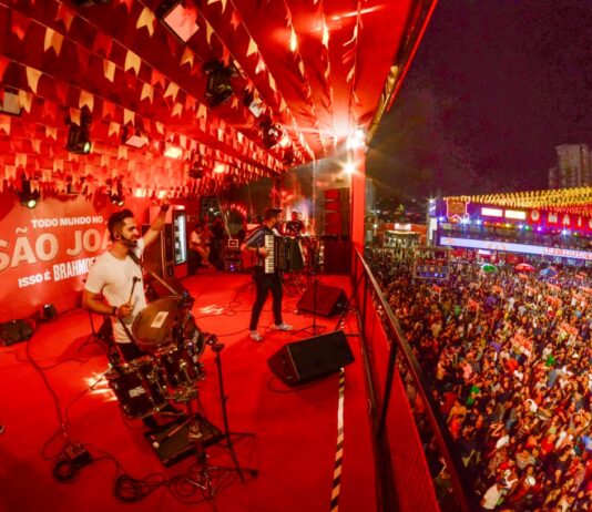 Sábado de muito forró na Vila brahma no Maio São João do Mundo