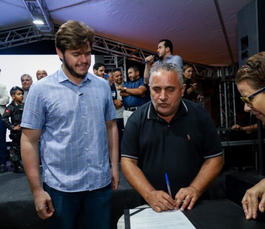 Bruno autoriza obras que vão garantir 100% de pavimentação ao Conjunto Habitacional Ronaldo Cunha Lima e praça para a comunidade