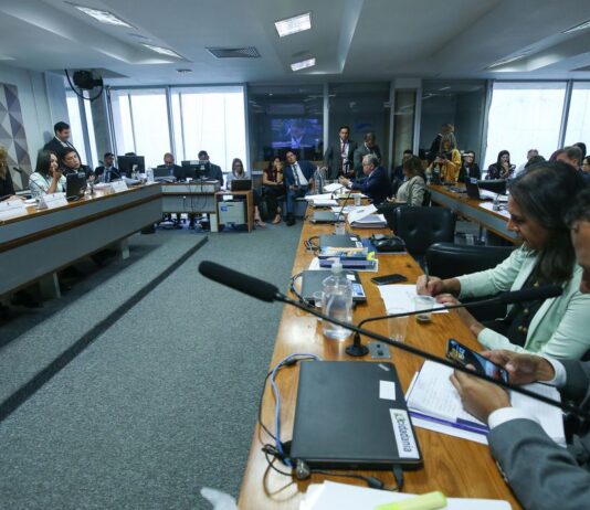 CPMI do Golpe aprova quebra de sigilos de alvos da investigação. Entre eles está o ex-diretor da PRF Silvinei Vasques