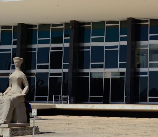 Supremo esclarece fala de Barroso em congresso da UNE. Ministro foi vaiado ao participar da abertura do encontro estudantil