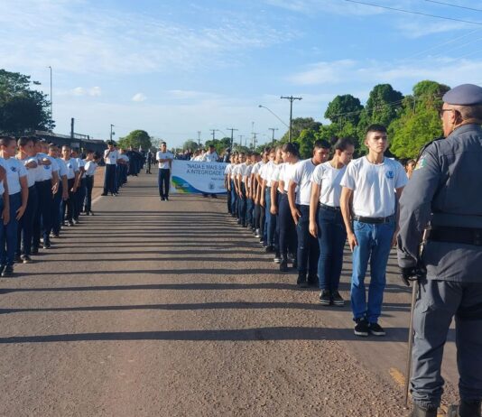 Governo federal vai encerrar programa de escolas cívico-militares. MEC pede transição cuidadosa para não comprometer cotidiano de escolas