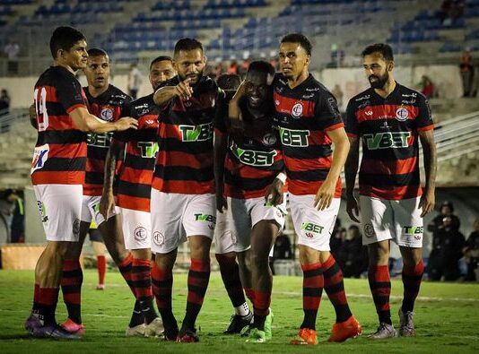 Com festival de pênaltis, Campinense se despede com vitória na Série D