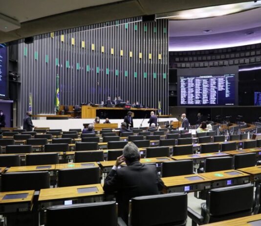 Às vésperas de votação da reforma tributária, governo libera recorde de emendas em um único dia: R$ 2,1 bilhões