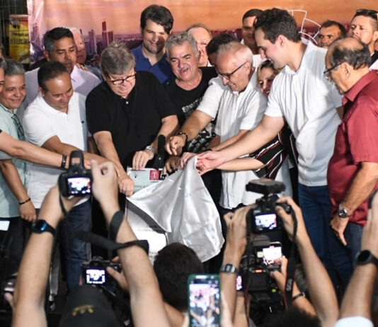 Governador acompanha Cícero Lucena na entrega do Terminal de Integração do Valentina e destaca importância da parceria no desenvolvimento da Capital