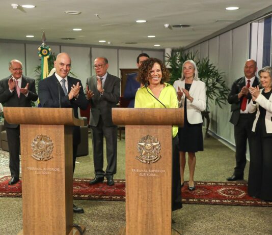 TSE empossa primeira ministra negra na história. Edilene Lobo foi indicada pelo presidente Lula
