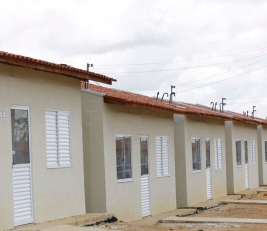 Com R$ 1,7 trilhão, PAC foca em moradia, mobilidade urbana e energia. Programa busca gerar emprego e renda e reduzir desigualdades sociais