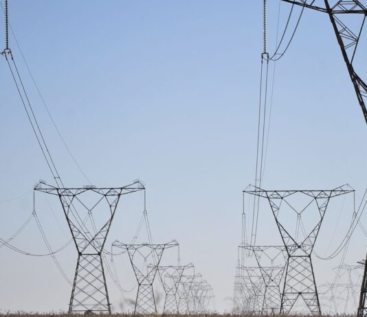 Energia elétrica foi restabelecida em todas as capitais. Norte e Nordeste ainda não estão com toda a carga recomposta