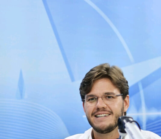 Bruno lamenta queda de receitas, mas aponta superação com avanços em obras e na melhoria da saúde pública de Campina Grande