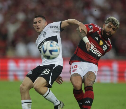 Flamengo é superado pelo Olimpia e dá adeus à Libertadores. Rubro-Negro é derrotado por 3 a 1 no Defensores Del Chaco