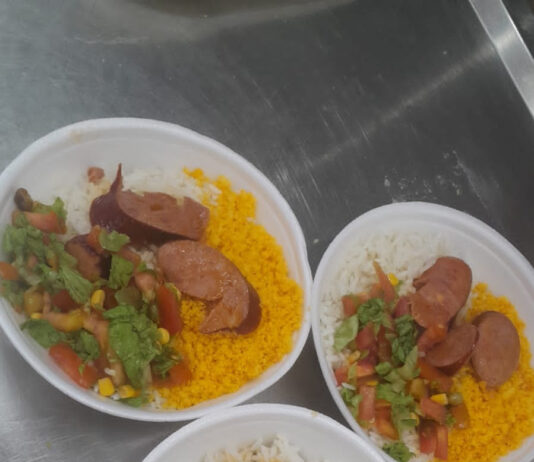 PRATO DO POVO: Restaurante inaugurado há uma semana tem mudado para melhor a vida de moradores do Distrito dos Mecânicos e bairros adjacentes