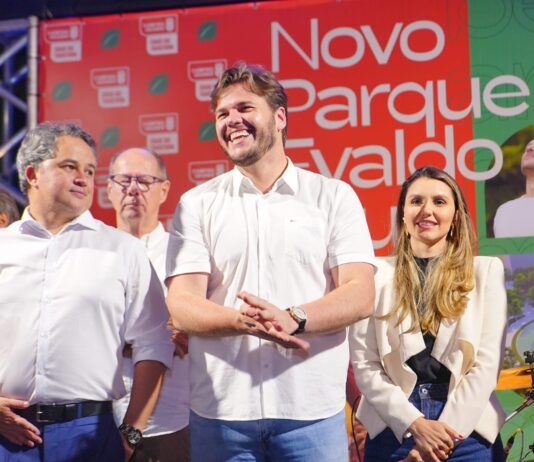 Em noite festiva, Bruno assina Ordem de Serviço da obra de revitalização e requalificação do Parque Evaldo Cruz