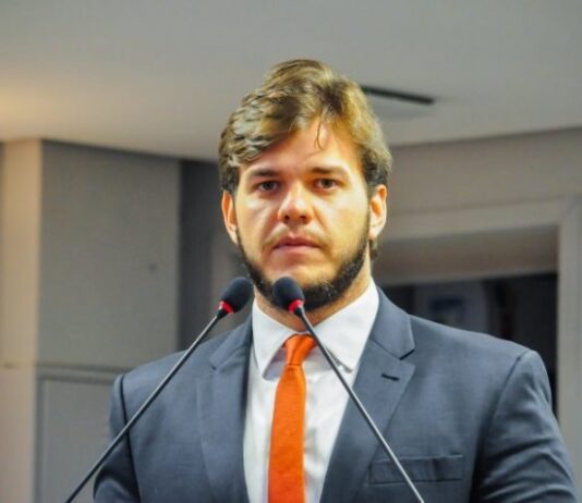 Prefeitura demite mais de nove mil servidores em Campina Grande. Demissões incluem secretários, comissionados e prestadores de serviço