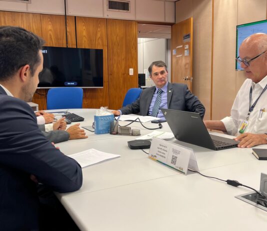 Romero cobra da União espaço para criação de ala de oncologia infantil no HUAC