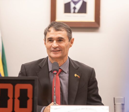 Romero Rodrigues apresenta projeto que reduz em 50% contribuição previdenciária dos municípios