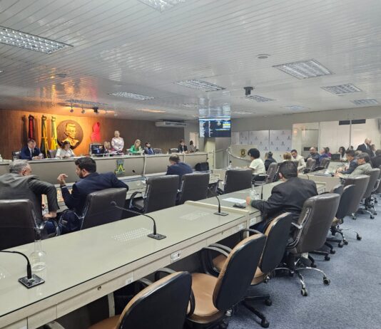 Vereadores confirmam parecer do TCE e aprovam contas de 2020 do ex-prefeito Romero Rodrigues