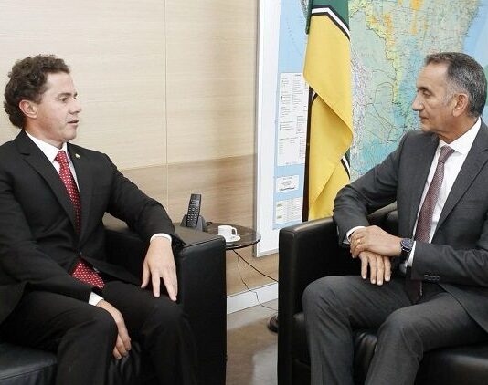 Após contato com ministro, Veneziano tranquiliza gestores sobre pagamentos aos pipeiros e continuidade do abastecimento de carros pipa na Paraíba