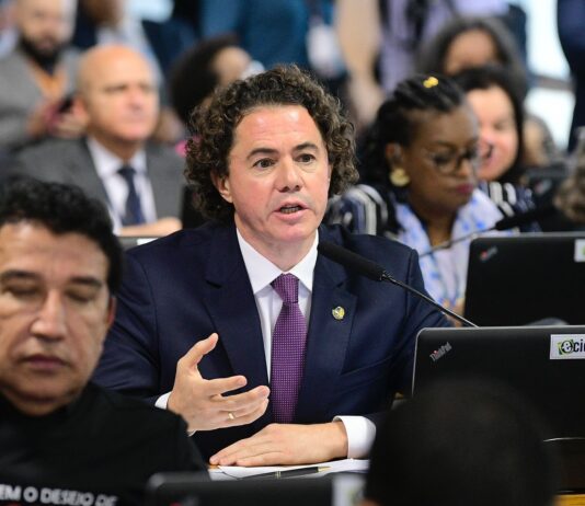 Lula sanciona relatório de Veneziano aprovado no Senado que compensa em R$ 27 bilhões perdas de receitas de estados e municípios