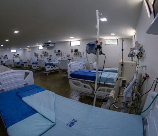 Secretaria de Saúde realiza substituição de aparelhos de ar-condicionado na UTI do Hospital Dr. Edgley