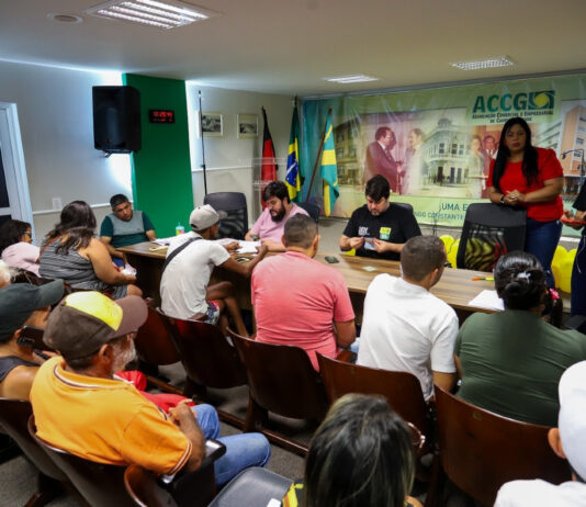 GERACÃO DE EMPREGO E RENDA: Prefeitura cadastra comerciantes interessados em participar do Natal Iluminado 2023