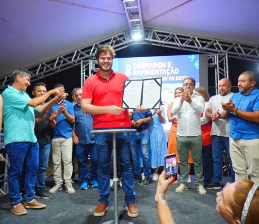 OBRA PRA TODO LADO: Prefeitura investe R$ 1,5 milhão em drenagem e pavimentação da Rua Engenheiro Saturnino de Brito, no Itararé