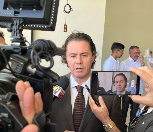 Veneziano anuncia a conquista de novas unidades habitacionais que serão construídas em Campina Grande pelo Governo Lula