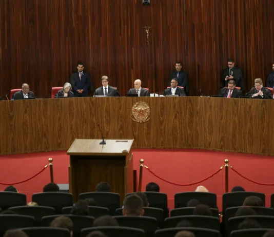 TSE condena Bolsonaro e Braga Netto por uso político do 7 de setembro. É a segunda condenação do ex-presidente à inelegibilidade por 8 anos