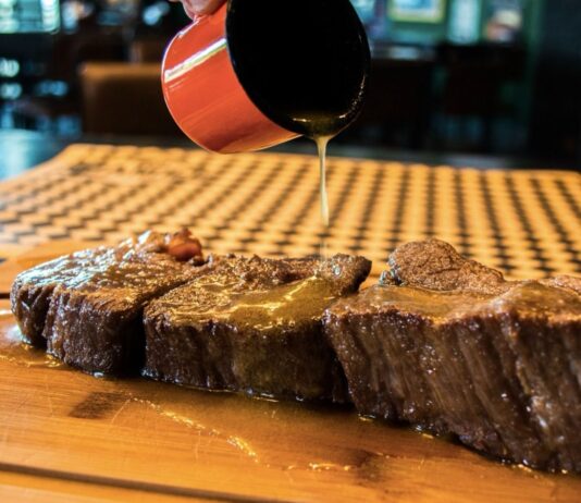 Ranking internacional elege Manoel da Carne de Sol como um os melhores restaurantes pra comer carne de sol no mundo