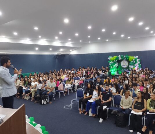 UNINASSAU realiza congressos regionais de Farmácia e Biomedicina