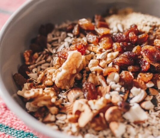 Estudo realizado pela Unicamp aponta que o consumo de aveia melhora saúde intestinal e ajuda a prevenir doenças