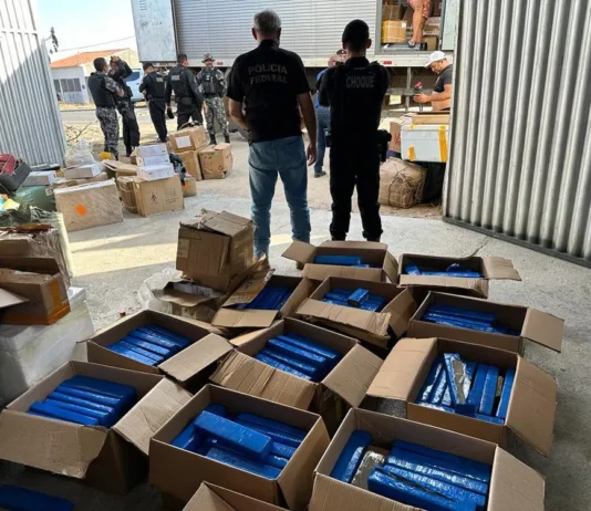 Ação policial apreende caminhão com cerca de 1 tonelada de maconha no Sertão da Paraíba