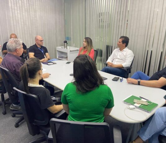 Diálogo: Representantes da Prefeitura de Campina Grande visitam fábrica da Tess, no Distrito Industrial