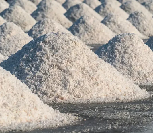 O que é o sal-gema e por que sua extração gerou problemas em Maceió? Produto é usado na produção de soda cáustica e bicarbonato de sódio