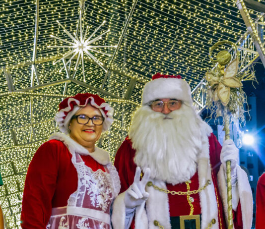 Papai Noel da CDL encanta público do Natal Iluminado em Campina Grande
