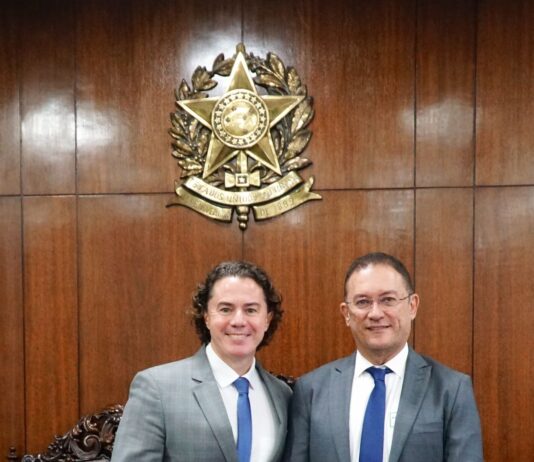 Senador Veneziano consegue no Ministério da Saúde cobertura de 100% do PSF para Campina Grande