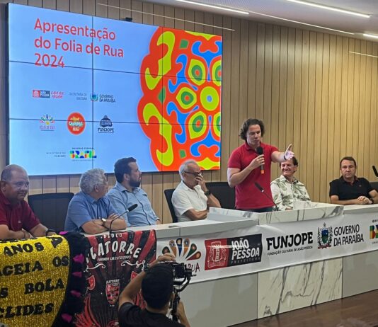 Senador Veneziano participa da divulgação do Folia de Rua e organizadores elogiam emenda de R$ 1 milhão do parlamentar para o evento
