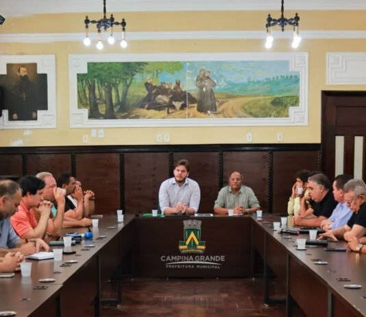 Com cortes de R$ 10,2 milhões no Orçamento do Executivo para atender demandas da Câmara, Bruno apresenta aos vereadores a proposta da nova LOA 2024