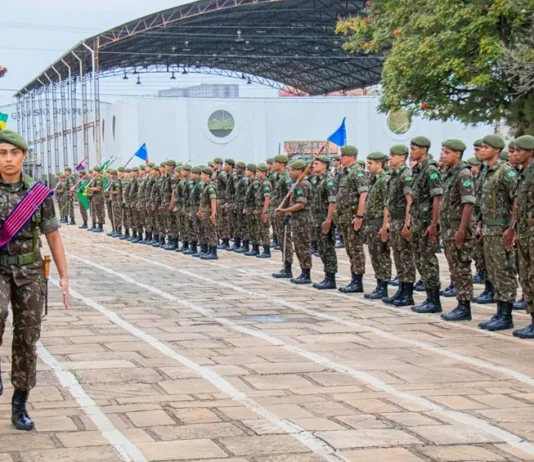 Imprensa de PE: Bruno articula instalação de Escola de Sargentos em Campina Grande