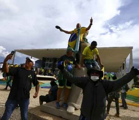 Um ano após tentativa de golpe, STF mantém 66 presos. Até o momento, 25 foram condenados; penas variam de 10 a 17 anos