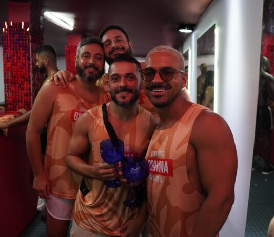 De galera: grupos de amigos fazem caravanas para curtir o Carnaval no Camarote Brahma