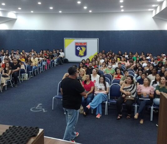 UNINASSAU recepciona novatos do semestre 2024.1