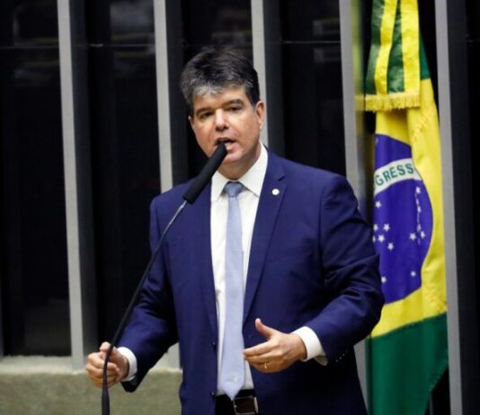 Condenado a 20 anos de prisão, Ruy Carneiro diz que recebeu com ‘estranheza’ divulgação da sentença do caso Desk e afirma ser ficha limpa