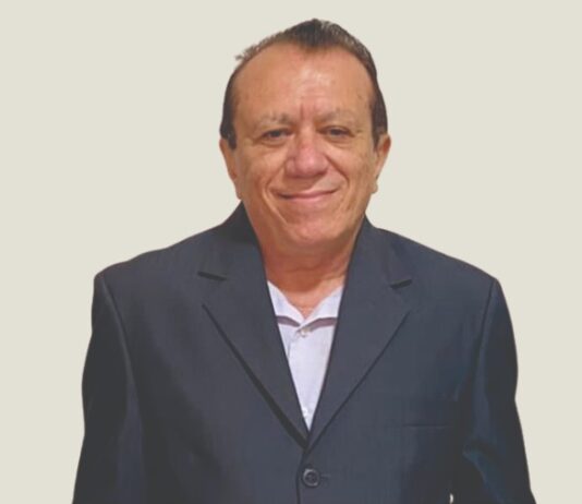 COLUNA POLÍTICA EM DIA: COM JOÃOZITO SILVA, A VOZ DO RÁDIO NA PARAÍBA, PROFISSIONAISMO E COM HISTÓRIA