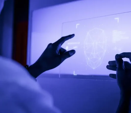 Entenda regras do TSE para uso de inteligência artificial nas eleições. Professor acredita que haverá muita judicialização no pleito