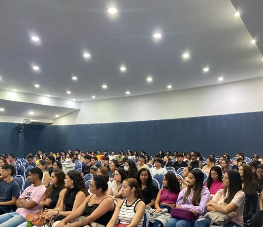 Projeto “Despertar” da UNINASSAU aborda educação financeira