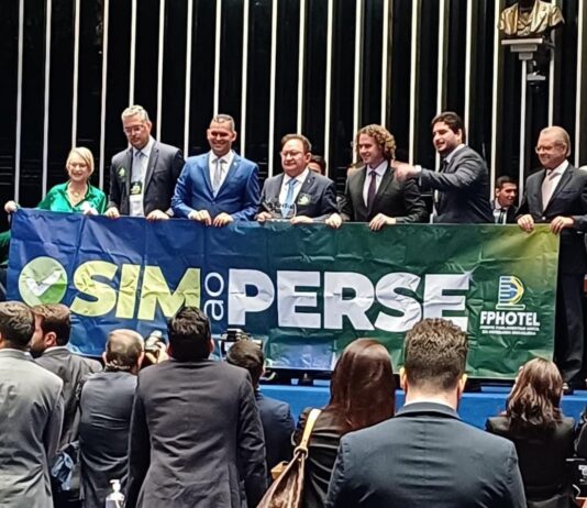 Após comandar debate do Perse no Senado, Veneziano diz que “grande mobilização” levou governo a manter benefícios do setor de eventos