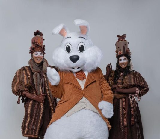 Páscoa do Partage tem Chá Gratuito com o Sr. Coelho